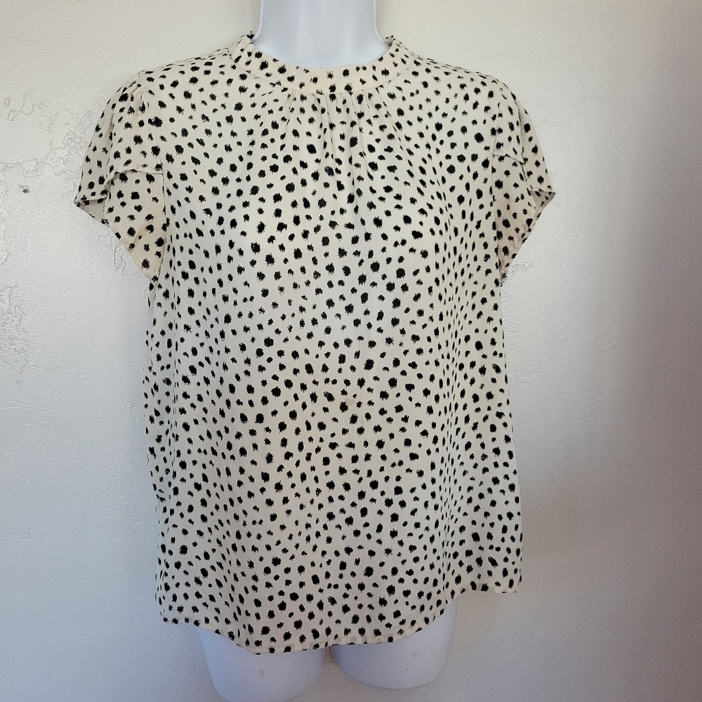 Forever 21 Contemporary Short Sleeve Blouse Beige Black Spots Keyhole Back XS